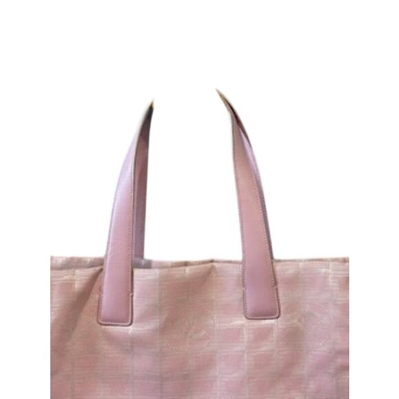 Chanel Travel Ligne Tote* Pink Tote*Rare Color*Very good condition*Hologram*COA - Picture 2 of 13